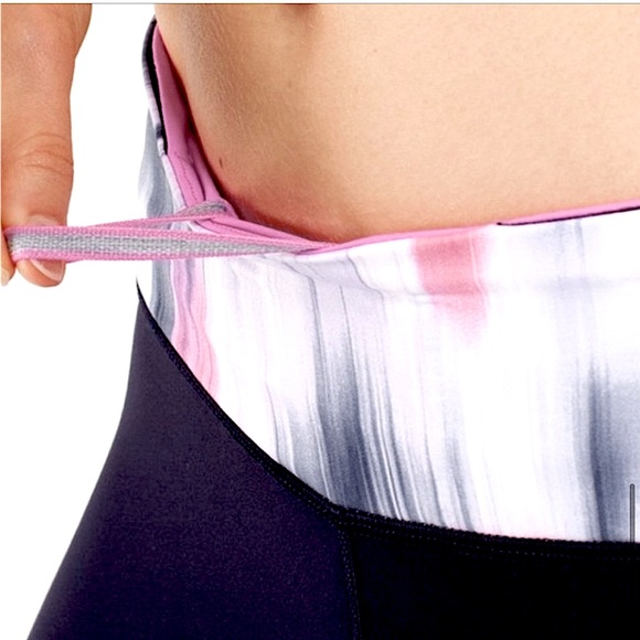 Lululemon Athetica Reflective Ruffled Cropped Leggings - Picture 3 of 12